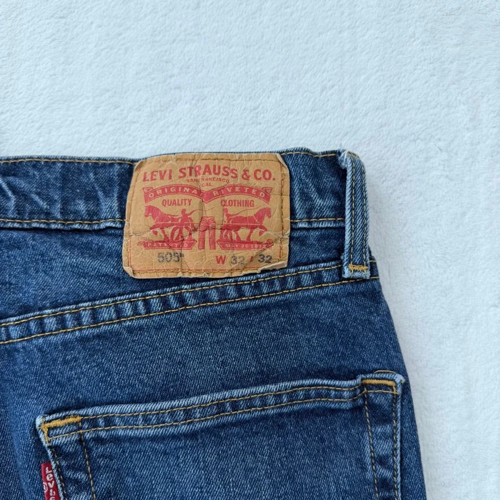 Levi's 505 Regular Fit Jeans Mens 32x32 Blue Good Medium Wash Straight Leg